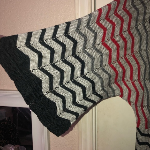 Women sweater top - Picture 2 of 5